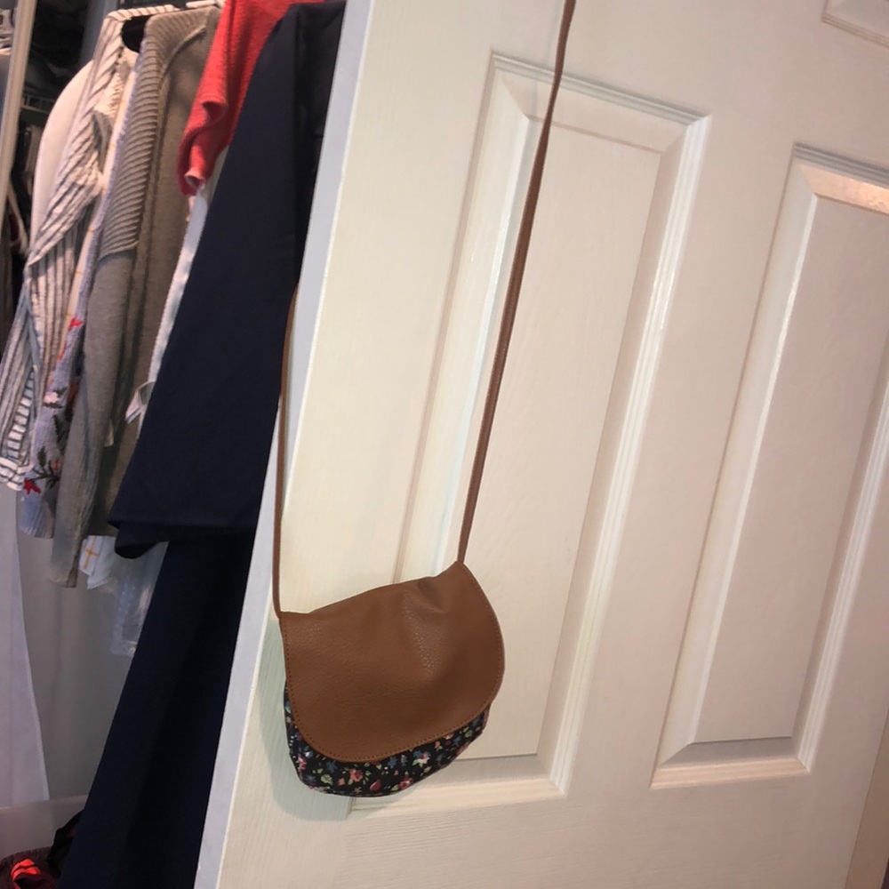 Cross body bag.